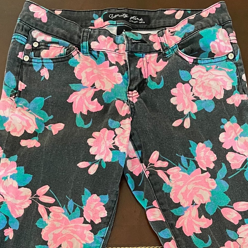 Comfy floral print jeans